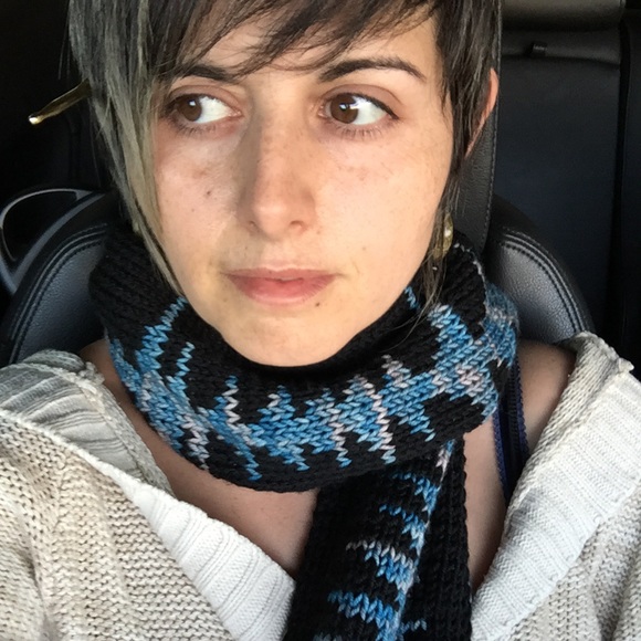 My name is Gabrielle...and I love clothes. - Picture 4 of 6